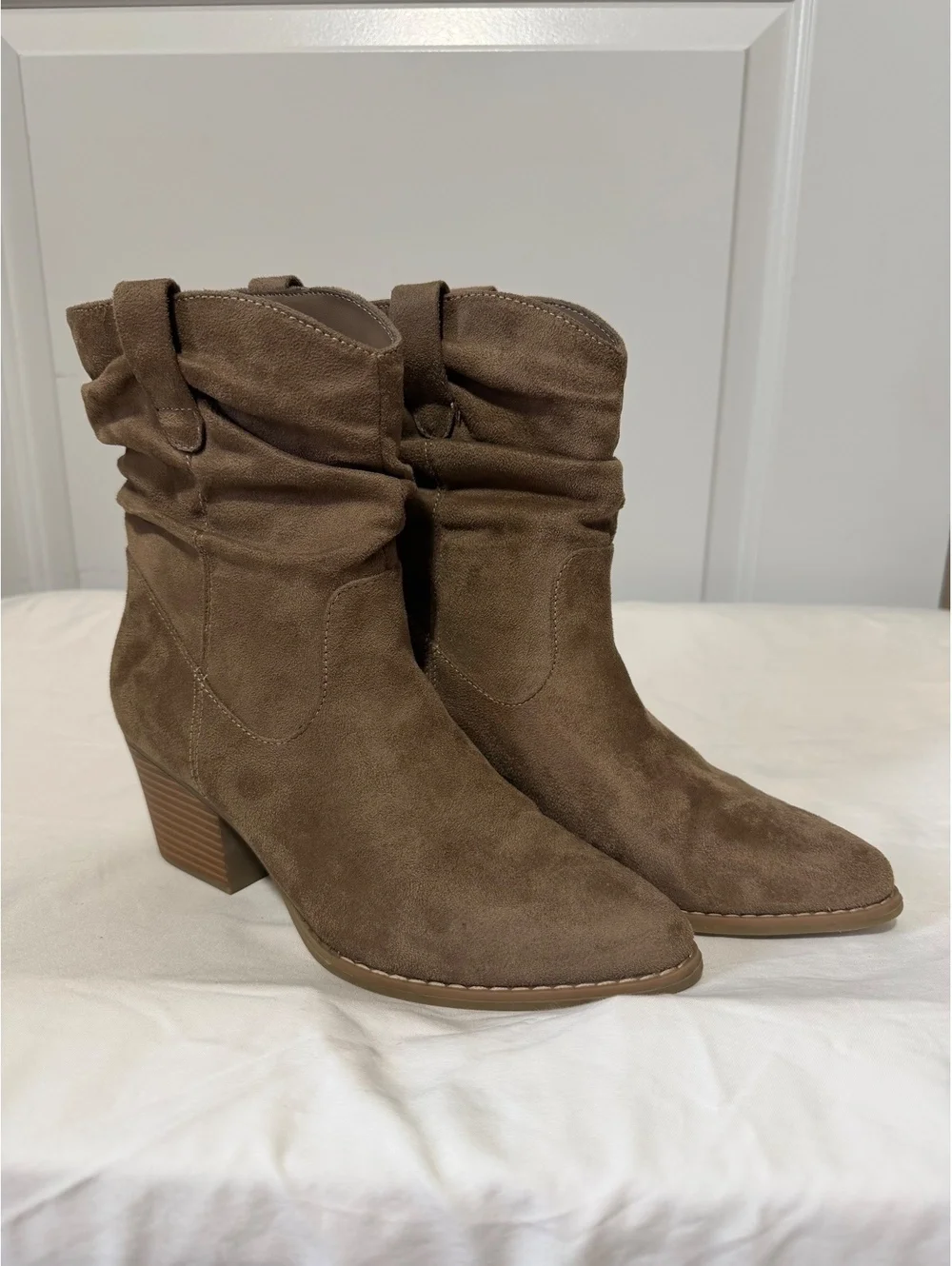 Brown Suede Western Boho Festival Slouch Casual Fall Wood Block Heel Size 8